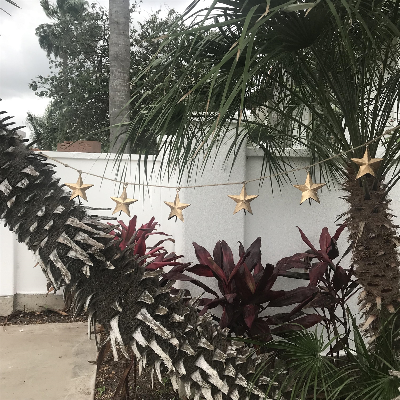 6pc Star Bell Garland-Gold